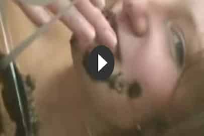 Devote Scat Sklavin im Fetisch Porno
